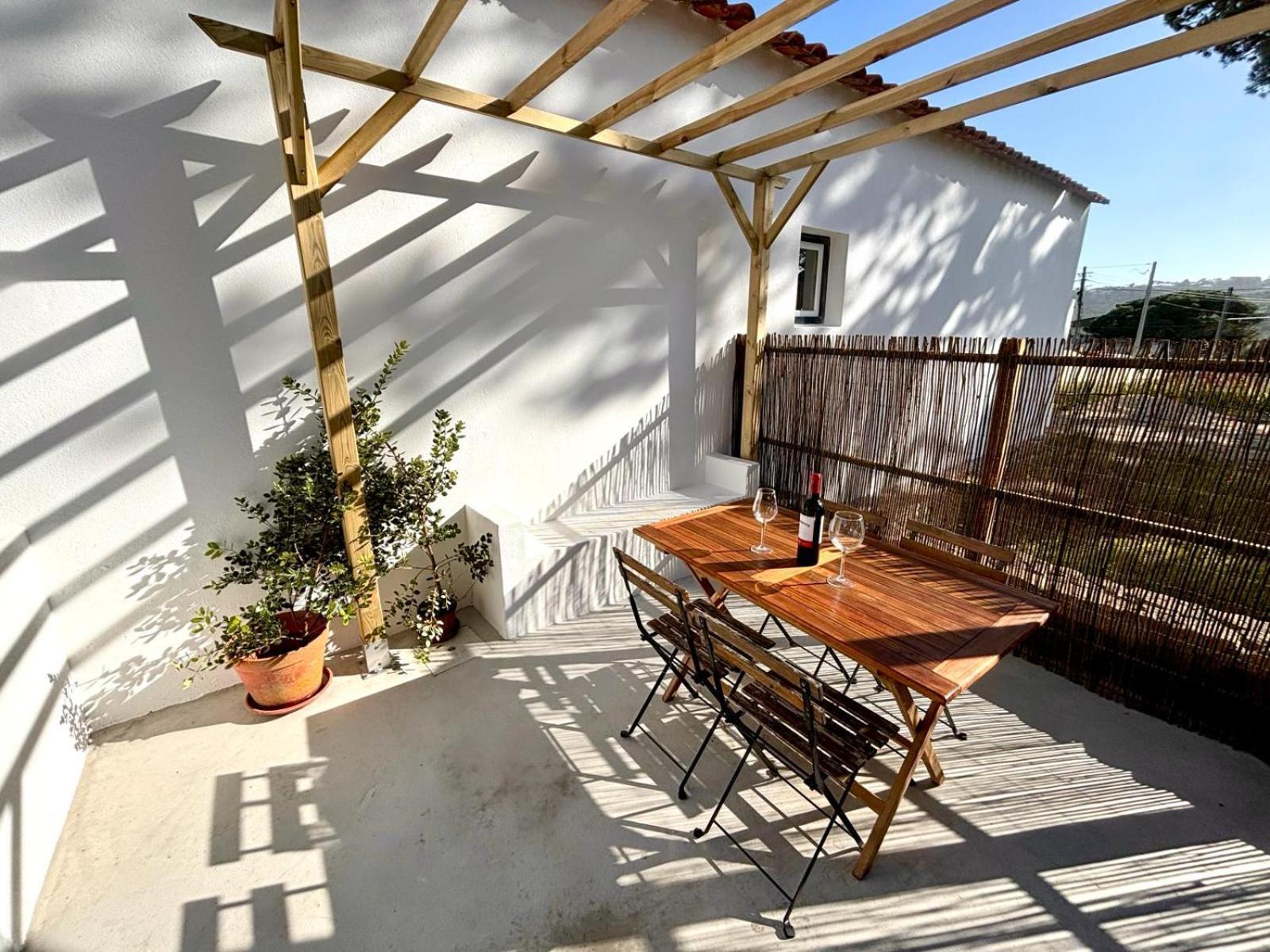 Pine & Apple Beach House Colares Exterior photo