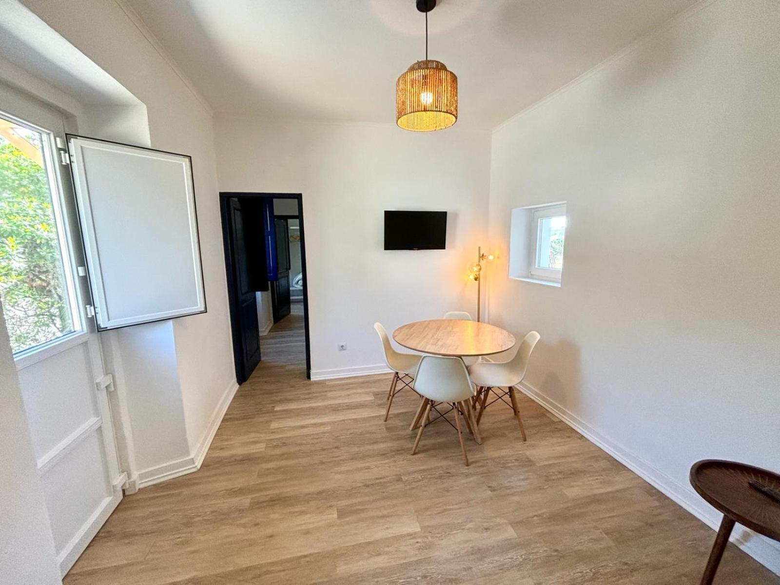 Pine & Apple Beach House Colares Exterior photo