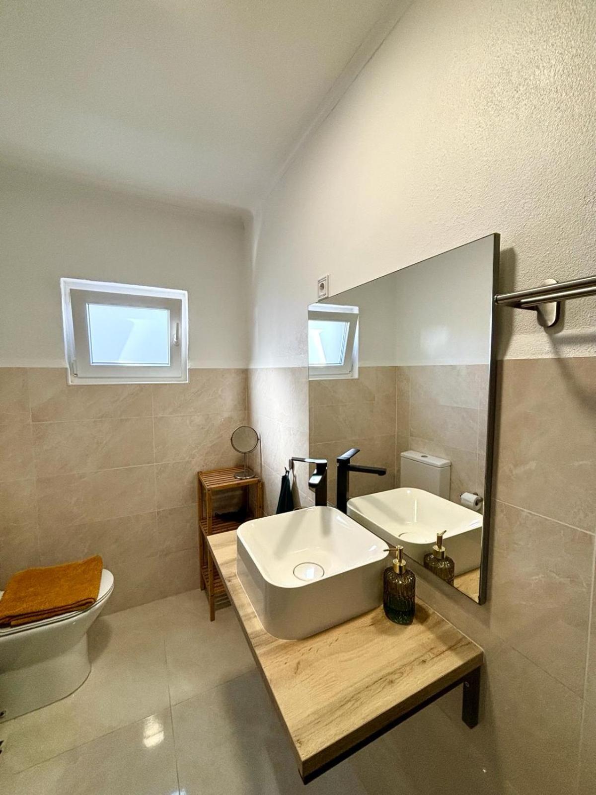 Pine & Apple Beach House Colares Exterior photo
