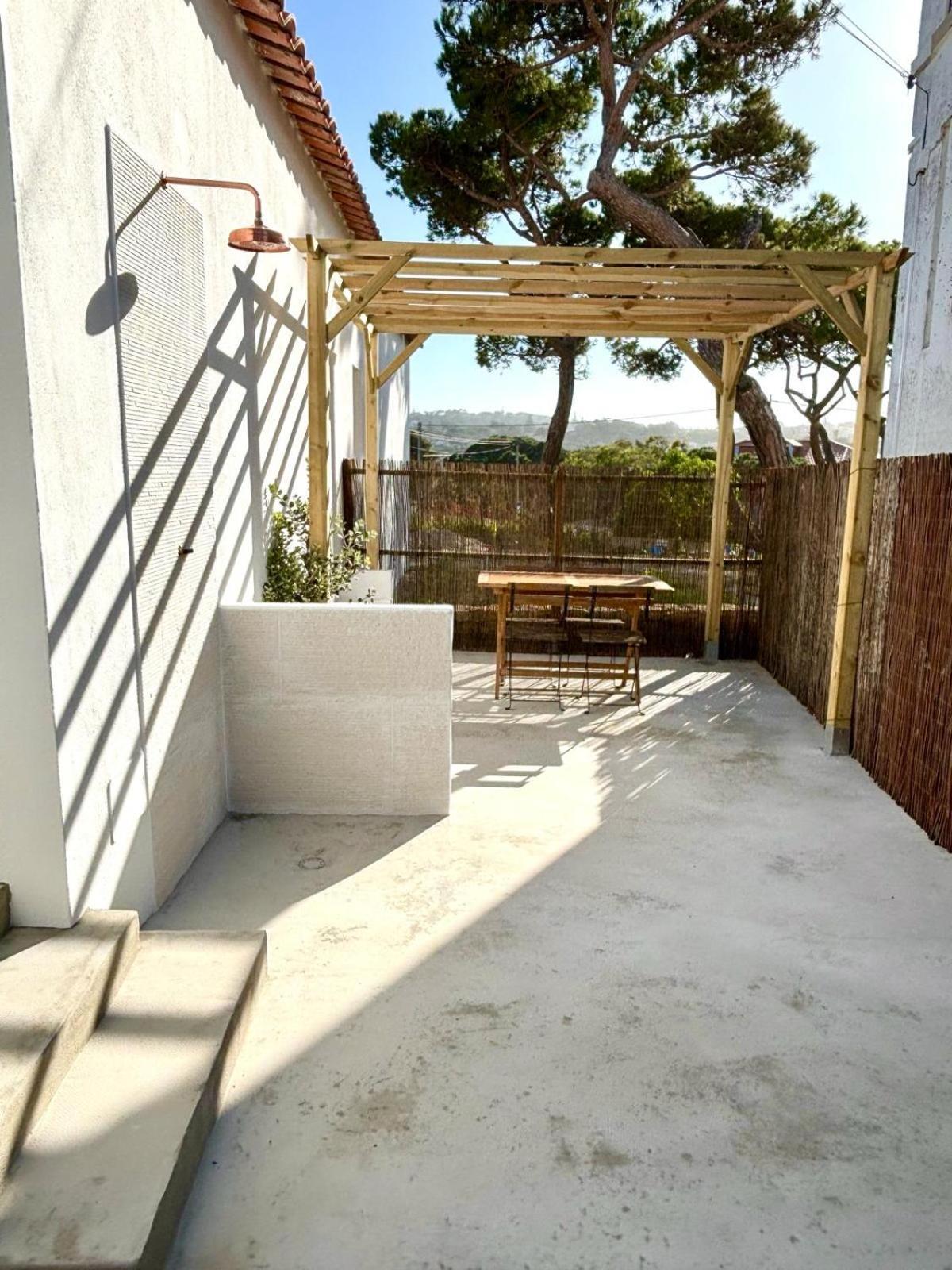 Pine & Apple Beach House Colares Exterior photo